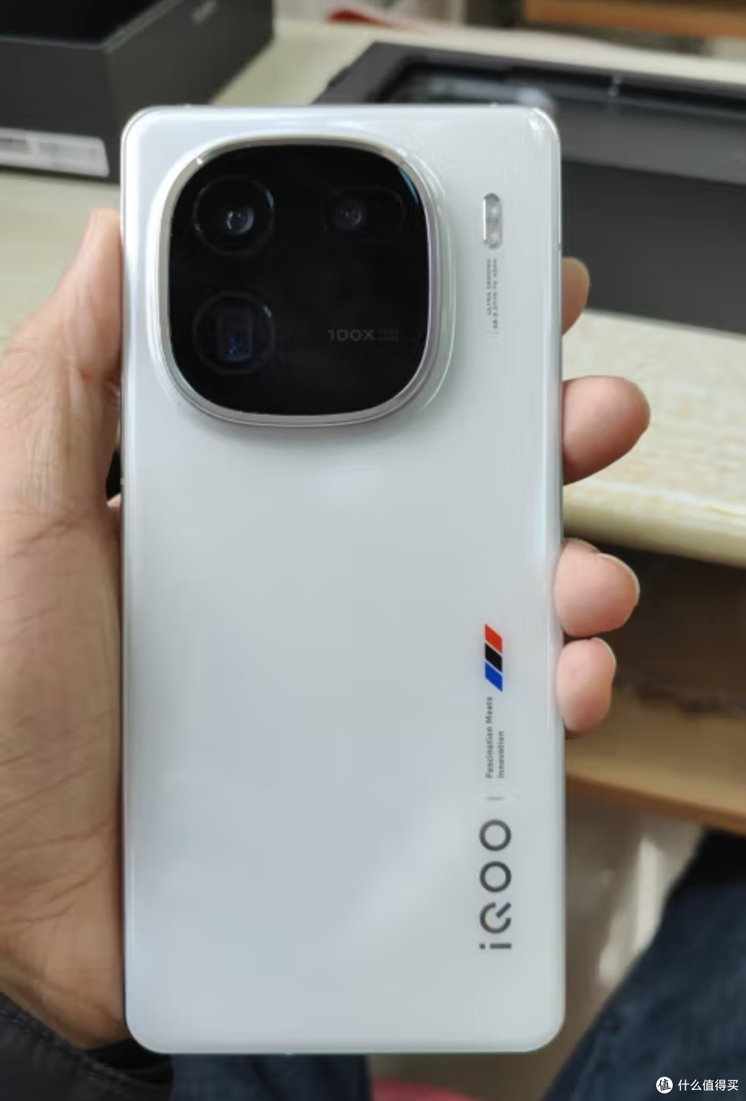 最近想换手机，四五千块钱左右，拍照好，内存大的，性价比还可以的，有没有推荐的？