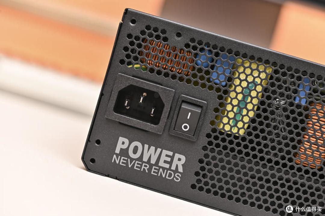 规格接口新升级——全汉 FSP VITA GM 1000W ATX3.1 电源开箱