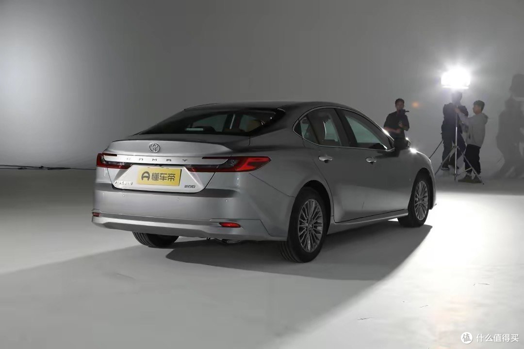 全新一代的广汽丰田凯美瑞将在3月初正式上市预售1738万起