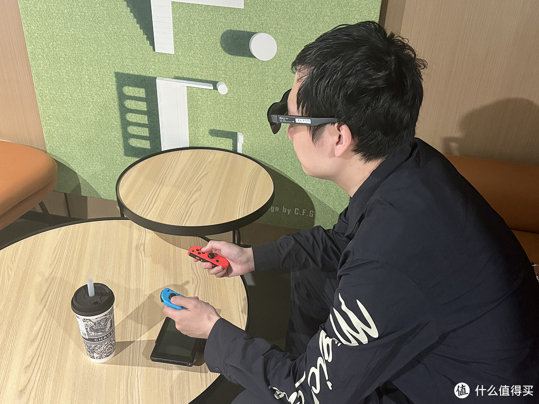 用雷鸟 Air2 AR 眼镜玩 Switch，随身携带玩游戏太爽了，比便携屏更方便！