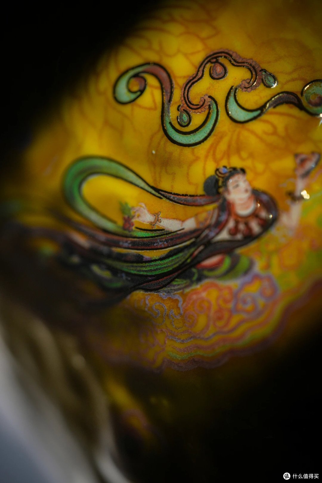 素手把芙蓉,虚步蹑太空。霓裳曳广带,飘浮升天行,首中贵州茅台酒散花飞天,首次申购中签率0.43%