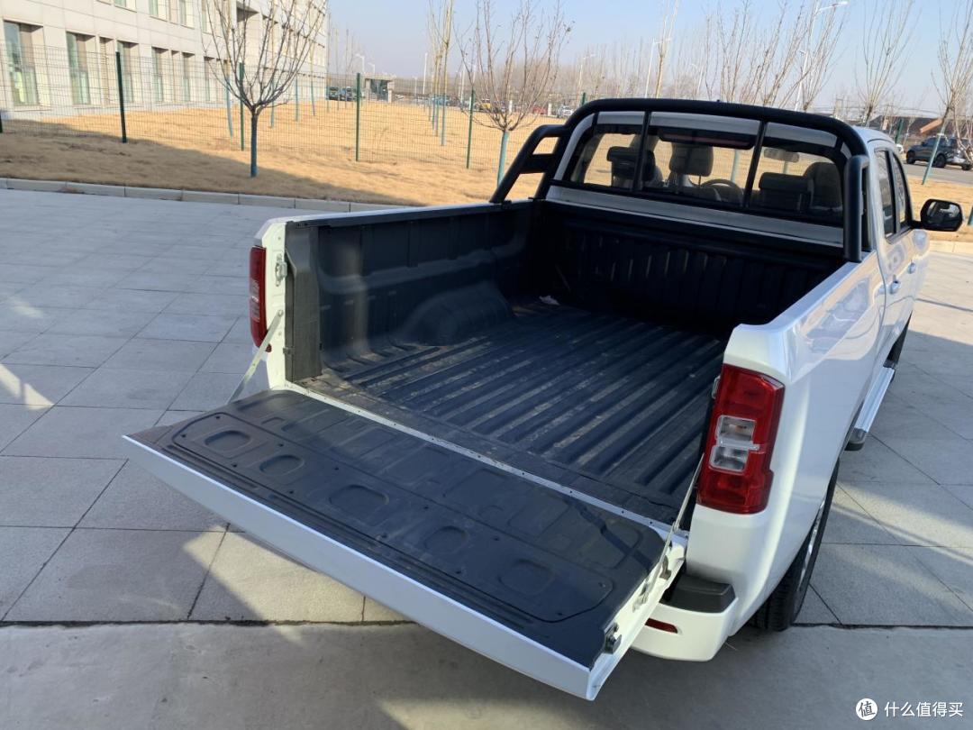 10万内自动挡皮卡实拍北汽制造卡路里8at