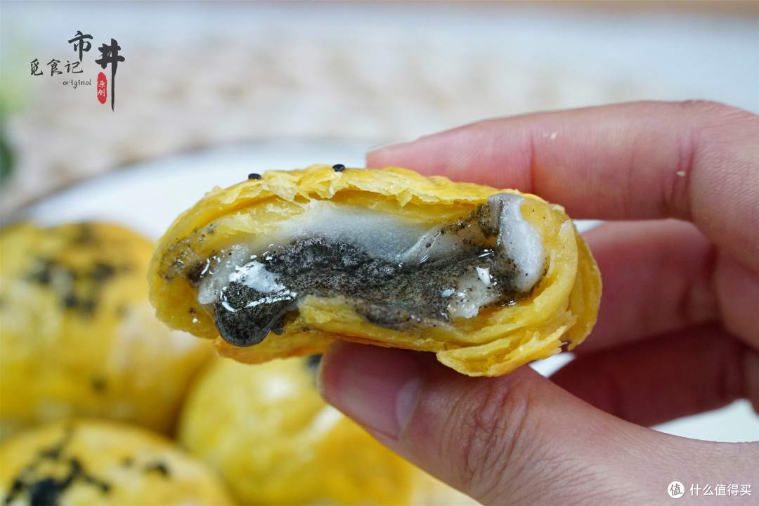 汤圆别煮别炸,这样做酥香爆浆,一口气能吃五个,好吃到停不下来