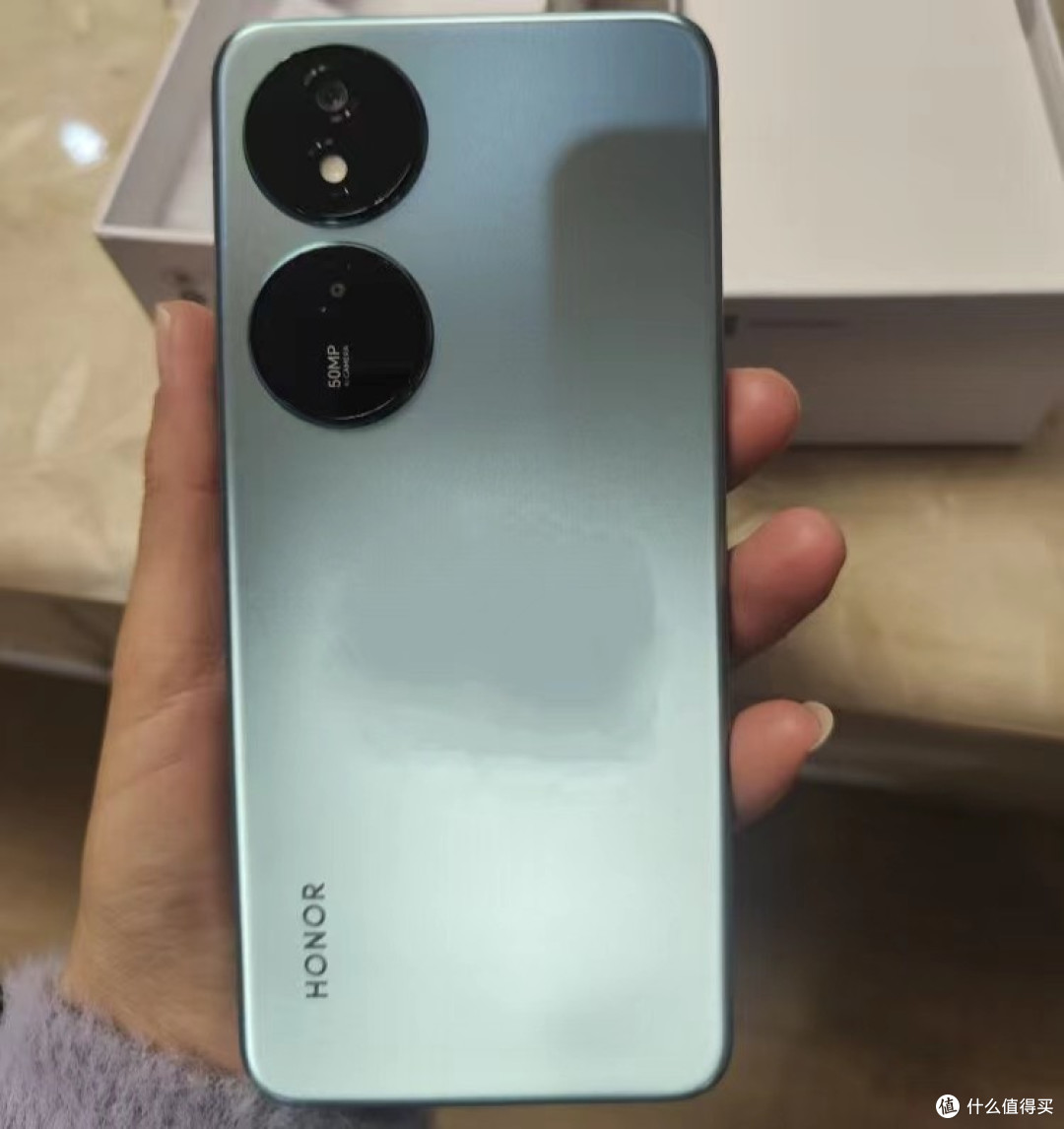 荣耀:6000mah大电池 850nit 轻薄机身,256gb仅1049元_手机_什么值得买