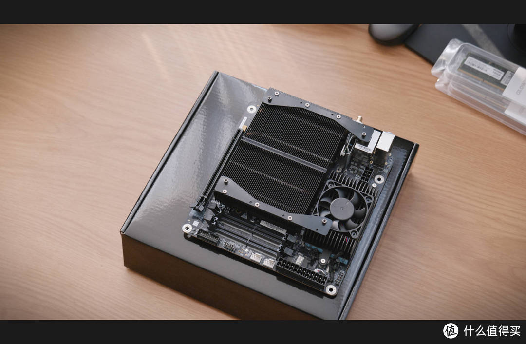 ITX装机的未来?一台“背包级”主机搭建(铭凡AR900i+XTIA XSlim-Mini)