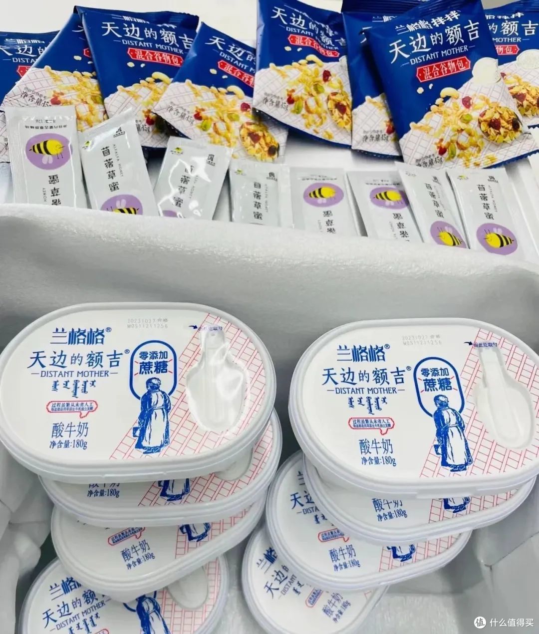 成为网红时尚单品的酸奶,终于成了普通人吃不起的样子?