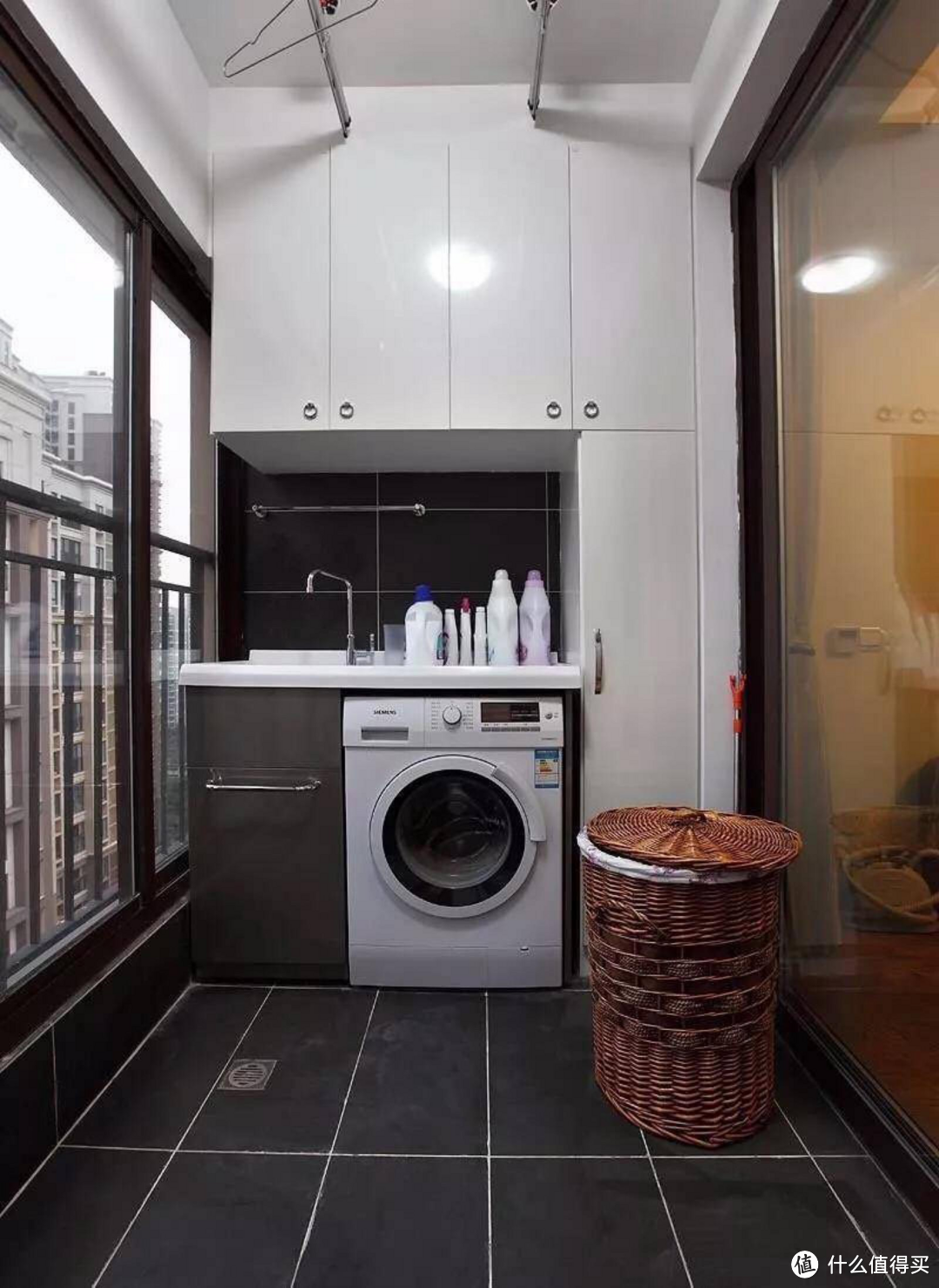高度有限？刚需洗烘？精装房阳台柜也能完美嵌入洗烘套！