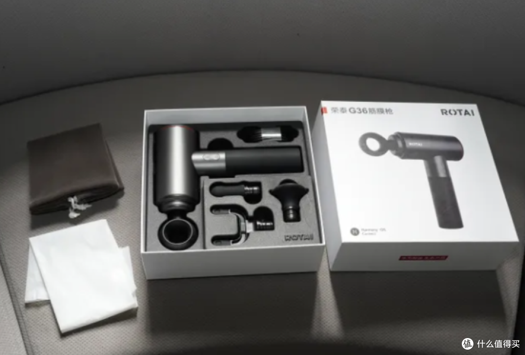 荣泰g36筋膜枪以其独特的外观设计在众多产品中脱颖而出,简洁大方的