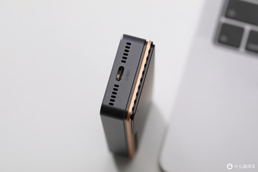 实用主义的EDC好物:绿联USB4固态硬盘盒实现生产力倍增