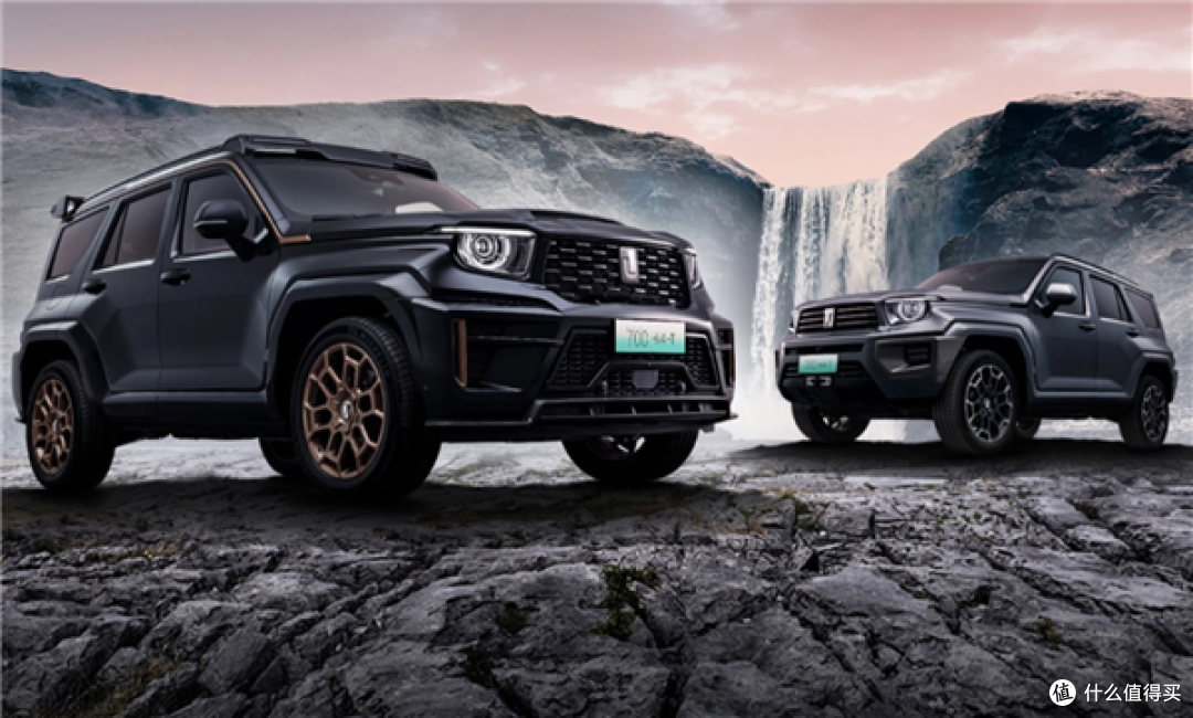 国产首款3.0t v6混动硬派越野车坦克700hi4-t正式上市亮相,售价42.