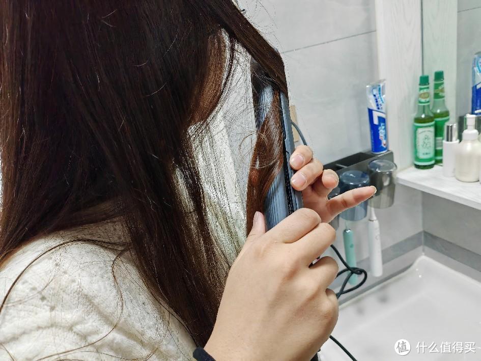 初扉卷发棒,持久定型,水润光泽不伤发,轻松打造自然造型