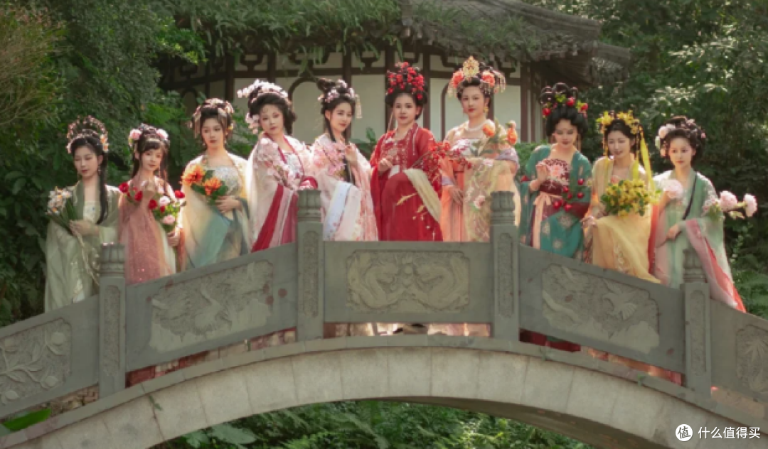 女神节,来龙门秘境遇一场随时“花”生的惊喜!