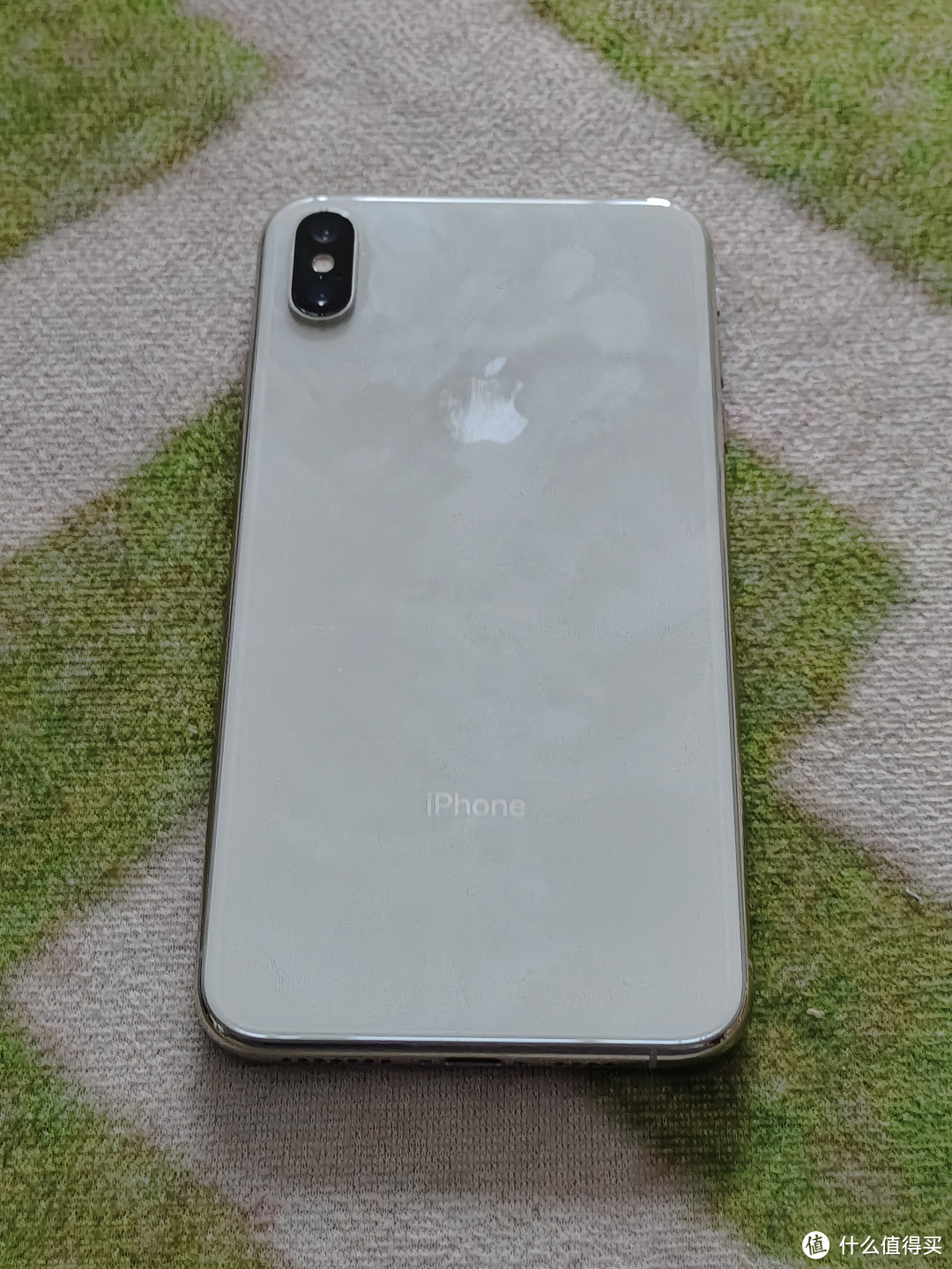 最后一台以字母命名的iPhone！电池健康度84%，2018年的iPhone xs max，今天依旧流畅，