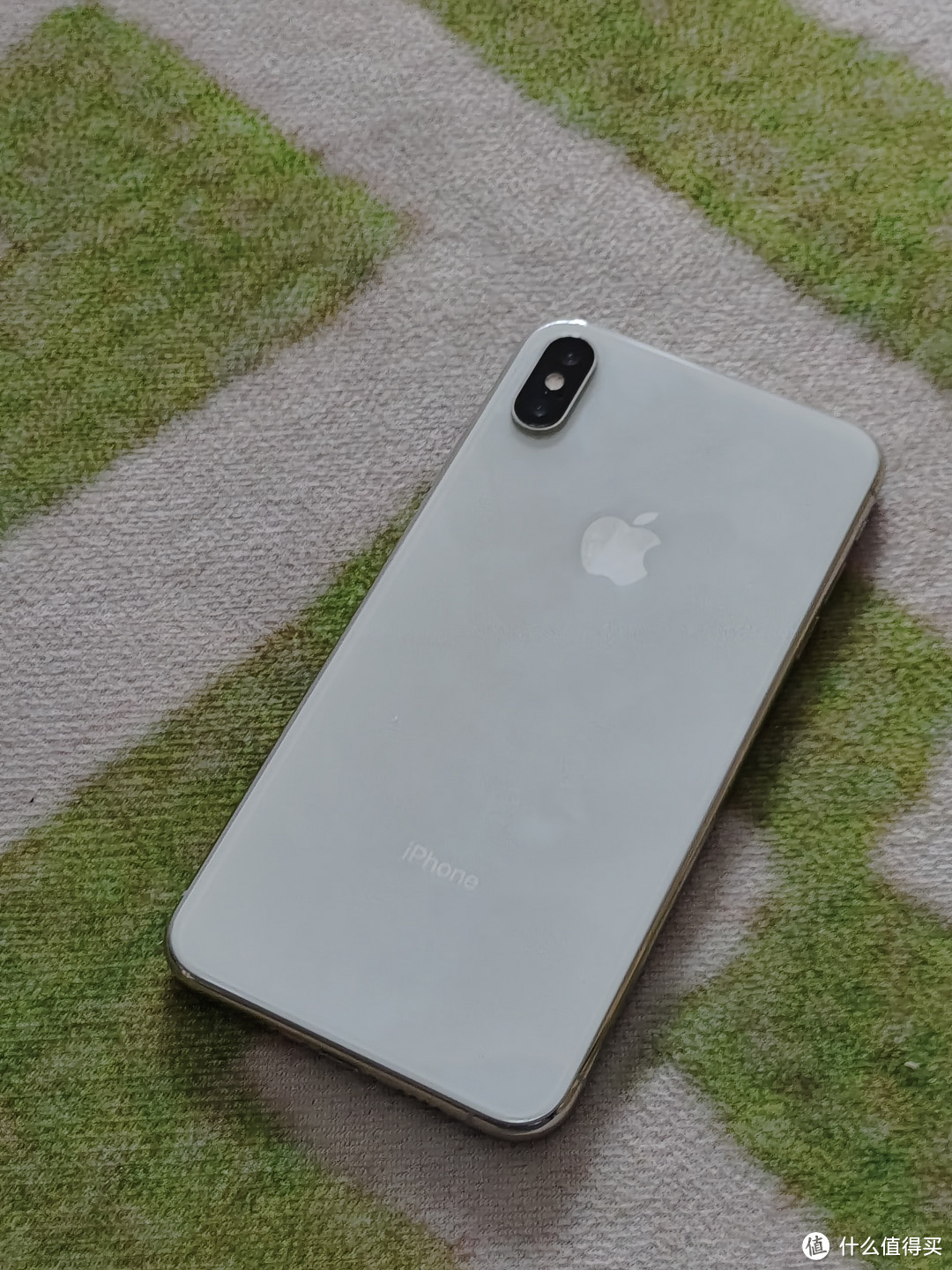 最后一台以字母命名的iPhone！电池健康度84%，2018年的iPhone xs max，今天依旧流畅，