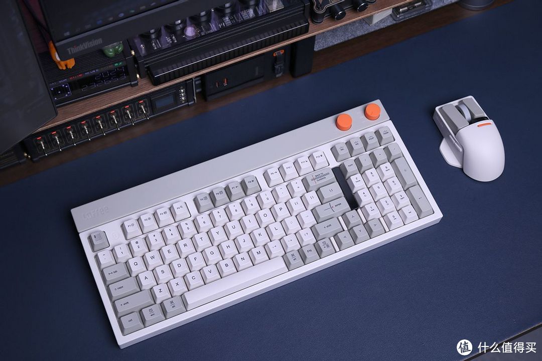 复古风潮再起：Lofree洛斐小方98三模机械键盘 展示灰白魅力