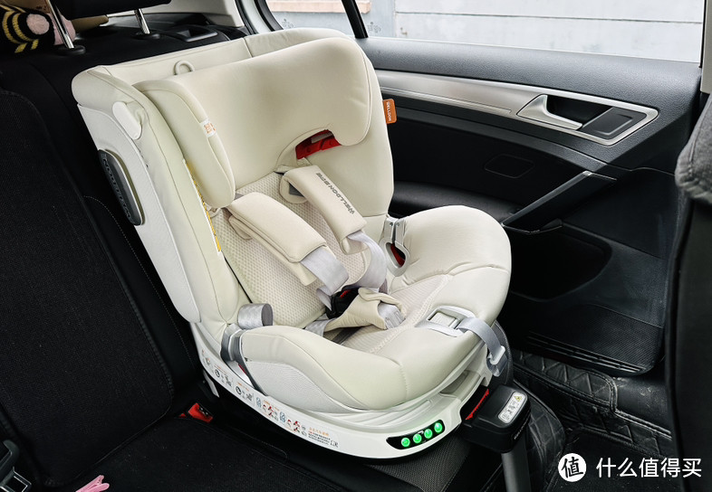 大胖小子的第一把安全座椅奚梦瑶同款惠尔顿解决了新手爸妈的养儿焦虑