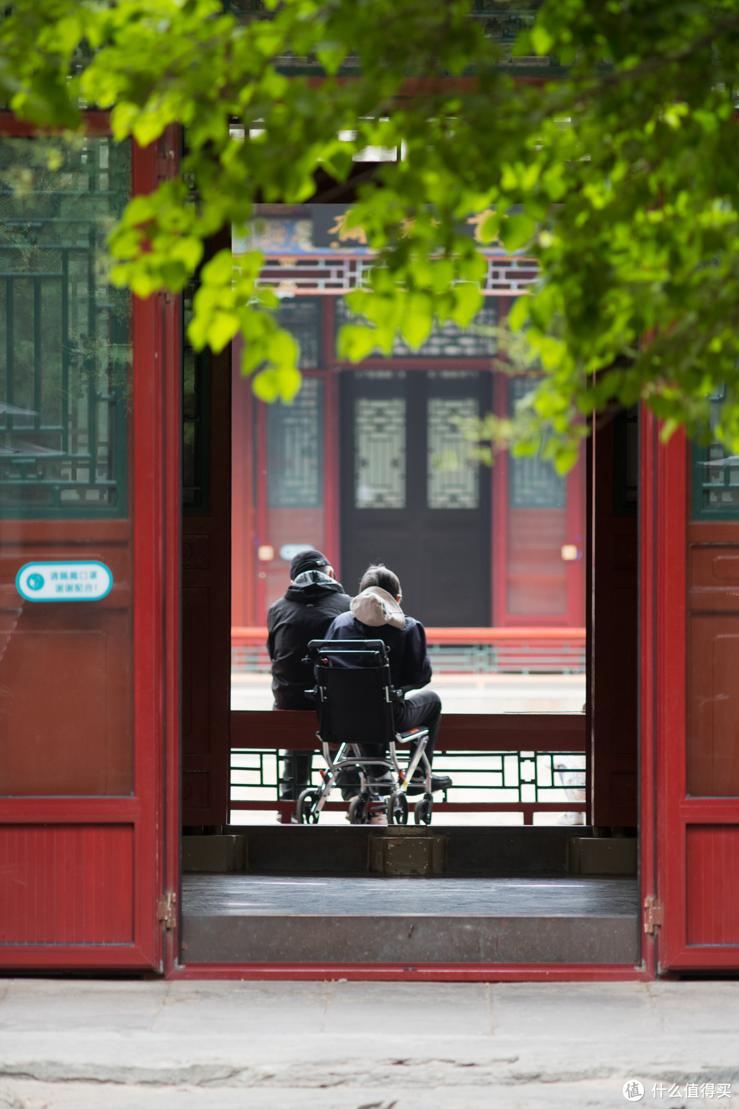 奥林巴斯OM 200mm F4，小巧与高素质的胶片时代长焦