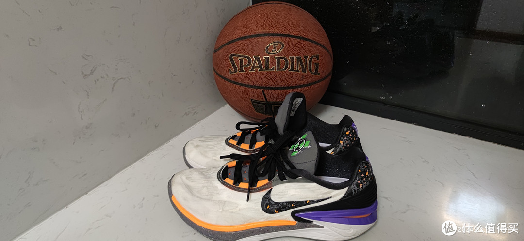 上市价1100元的耐克Air Zoom GT CUT2 篮球鞋，现在只要700元就可以买到！！！买吧！