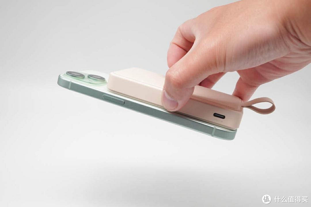 评测小米磁吸充电宝2：小巧轻出行，Qi2 15W iPhone无线充