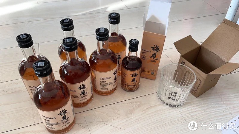 下班惬意放松,酒逢知己!