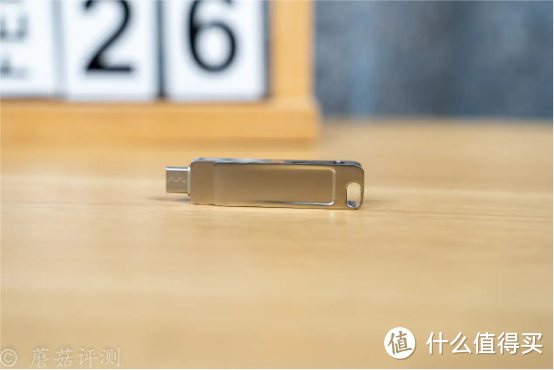手机、PC都能用,精致、小巧不发热,宇瞻AP301双接口USB 3.2手机U盘 评测