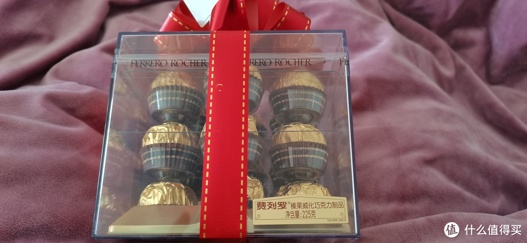 过生日老公送盒巧克力很是惊喜,看来生活需要仪式感