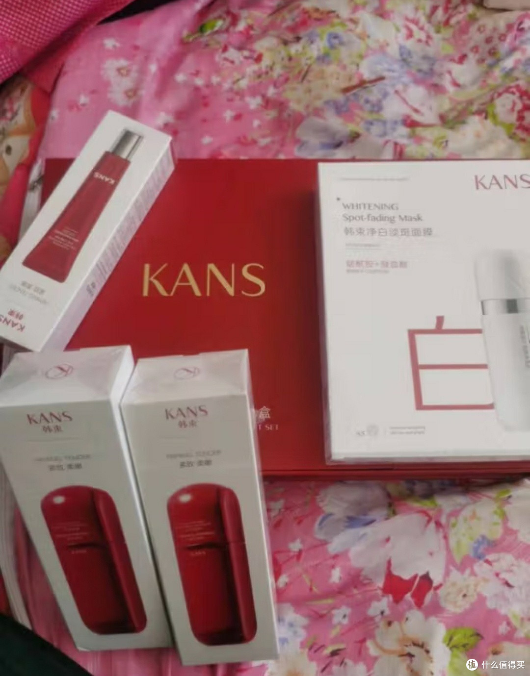 韩束护肤品,让你肌肤水润的秘密武器!