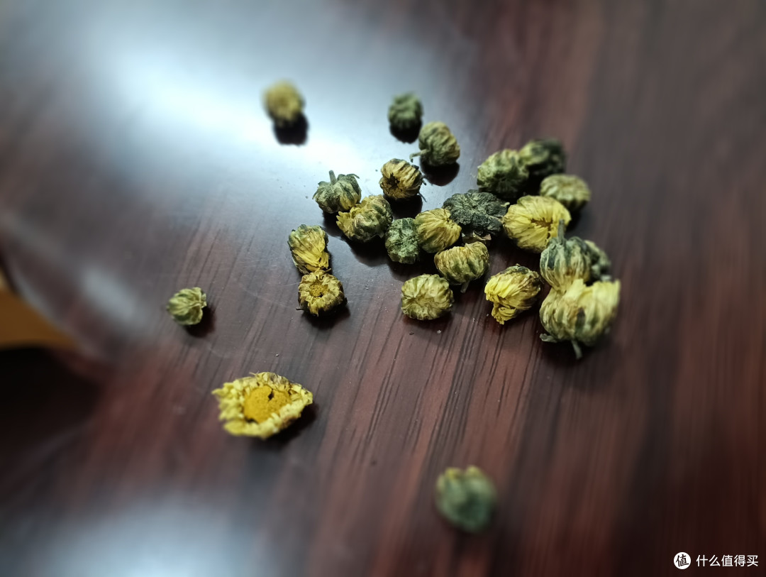 喝杯菊花茶,享受悦己时光。