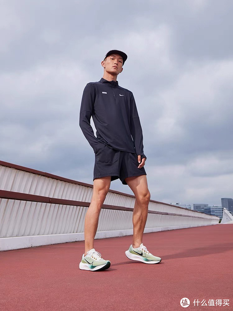 Nike Zoom Fly 5：公路跑步的绝佳伙伴