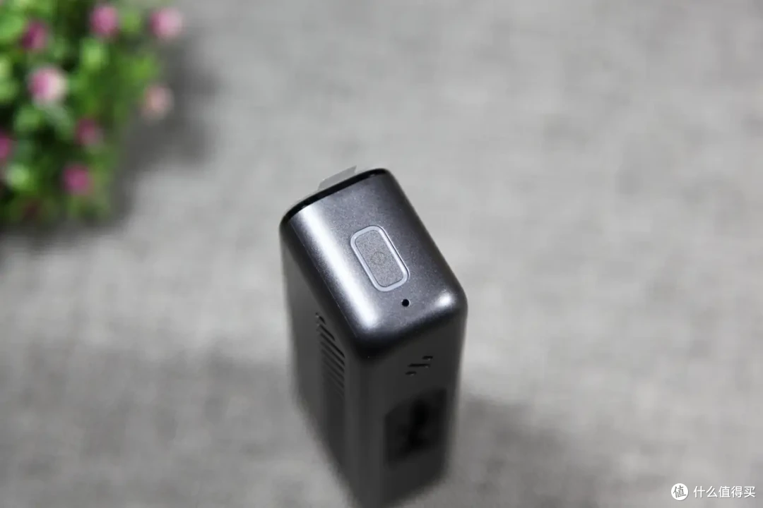 满足高端用户对记录仪的需求,70迈4K智能行车记录仪M800开箱体验