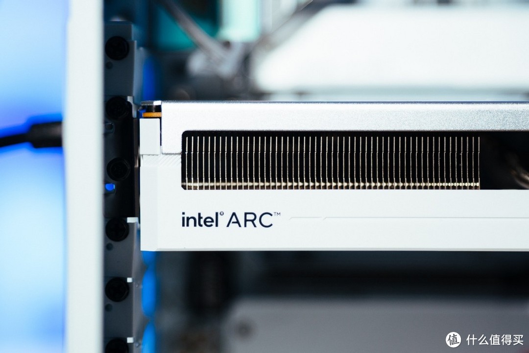 英特尔Arc A750 Photon评测：不断成长的GPU，高性价比创作利器