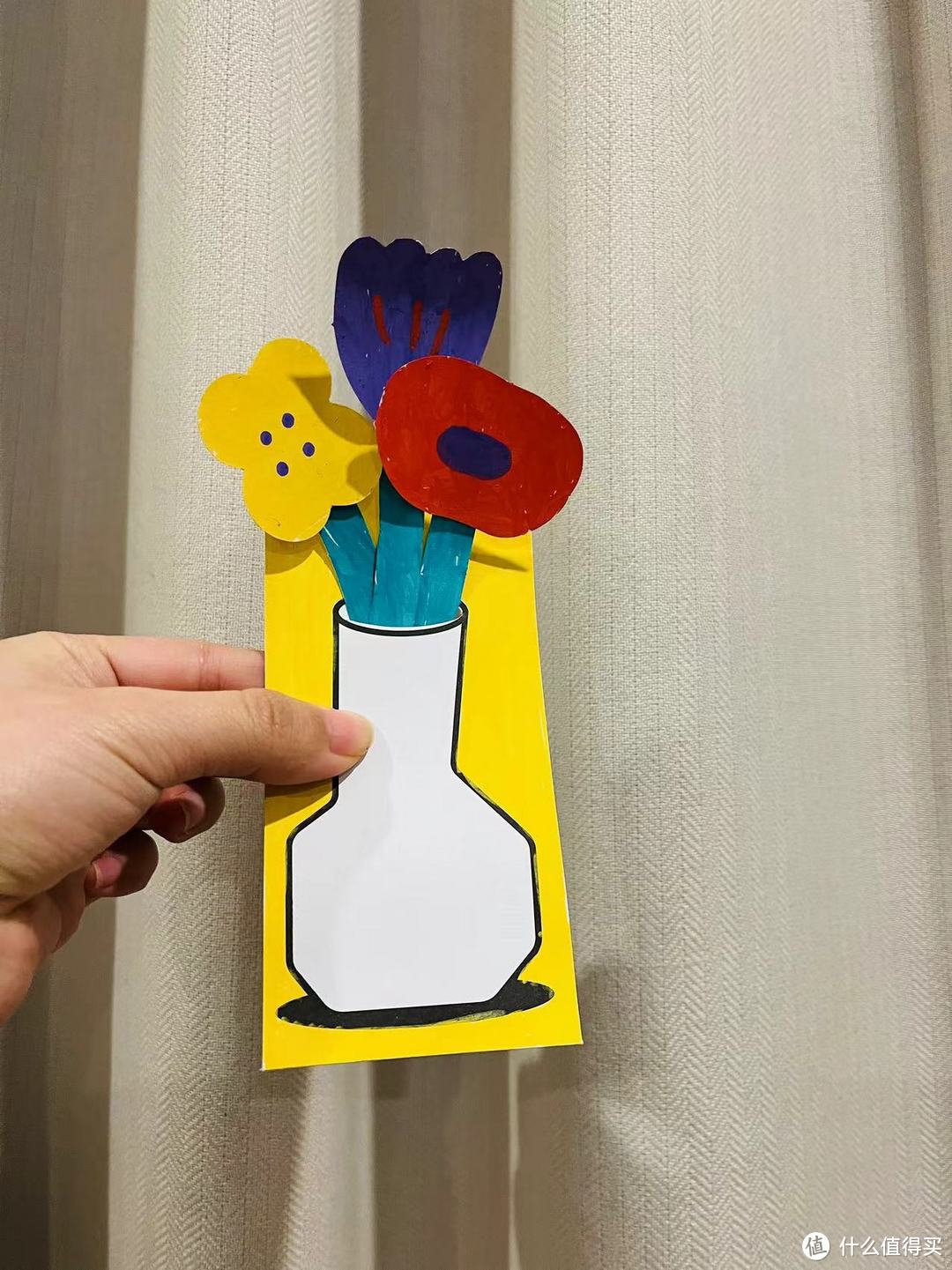 我4岁的女儿用这个笔在赠送的卡片上涂的颜色，老母亲觉得超棒！