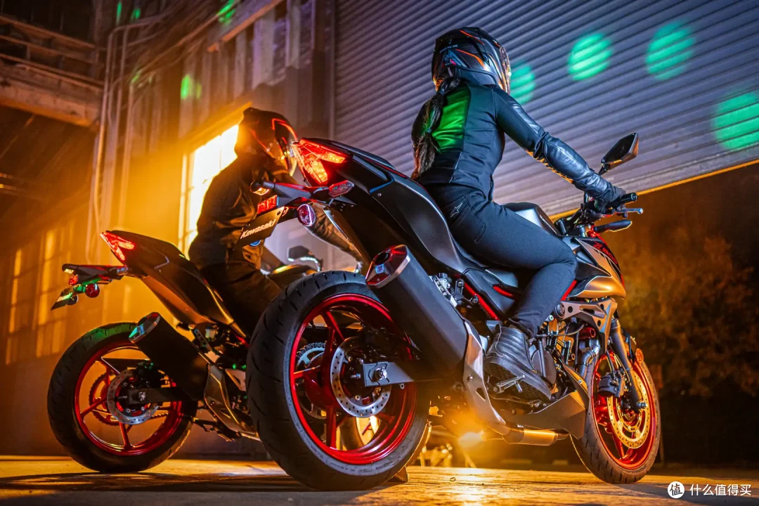 新一代Kawasaki Z500震撼登场!速度与激情的完美结合!