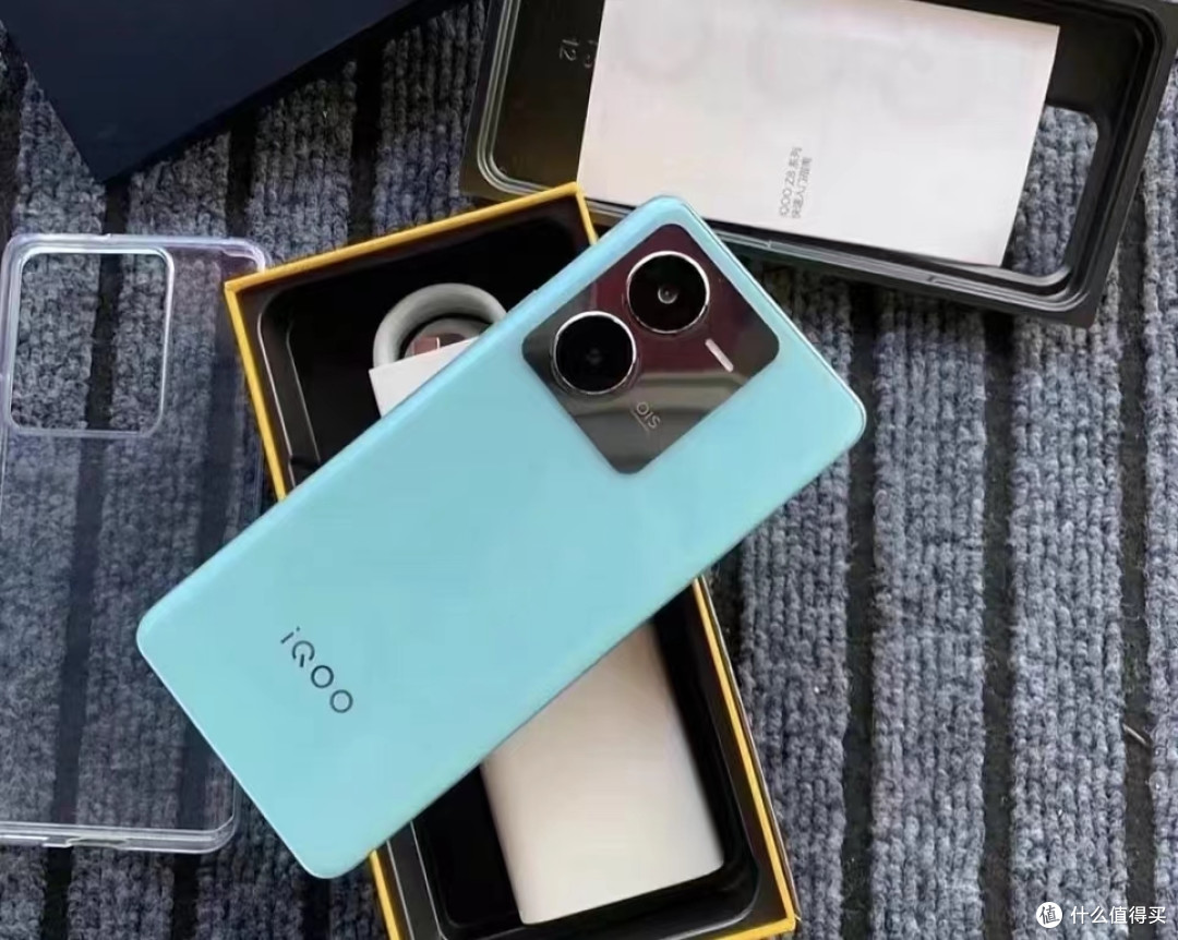 价格和存储完美平衡:真我GT Neo5 SE和iQOO Z8应该怎么选?