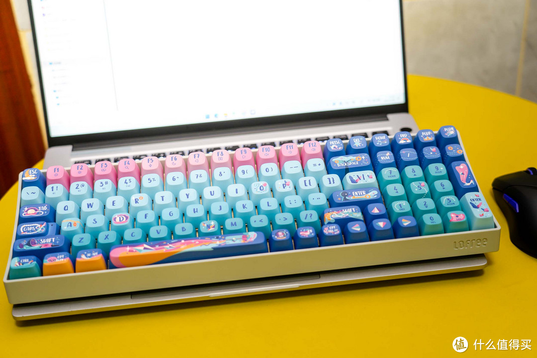 洛斐E903小翘三模机械键盘评测：精致实用与个性百搭的完美结合