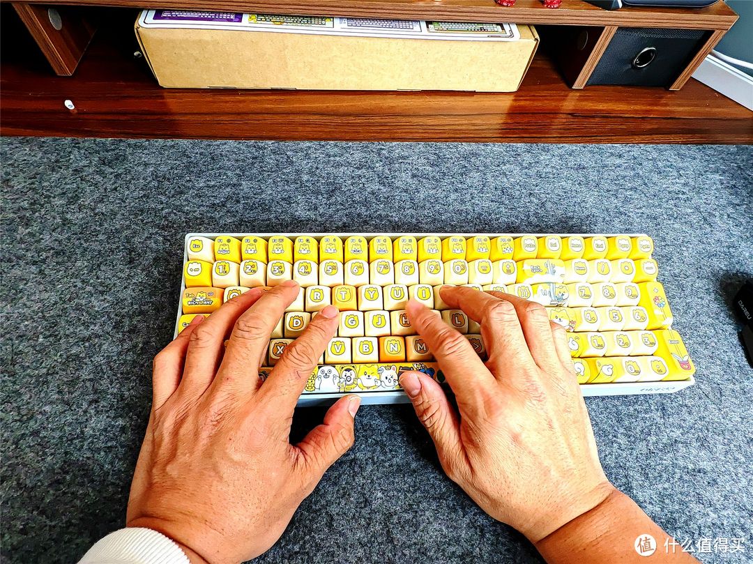 洛斐E903小翘三模机械键盘评测：精致实用与个性百搭的完美结合