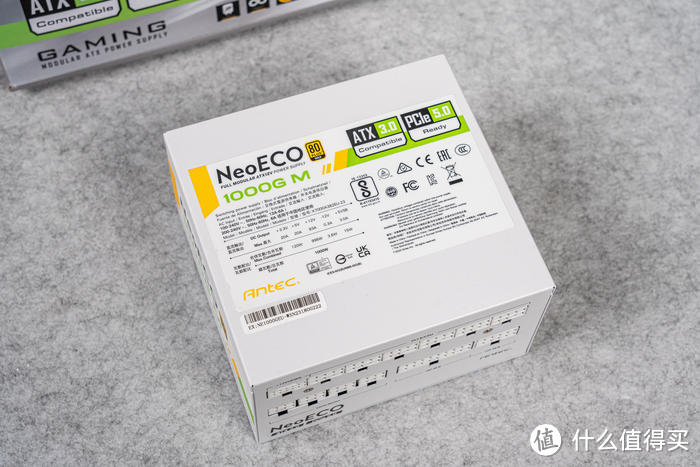 白色显卡典范的升级——GeForce RTX 4070 SUPER 星曜 OC 显卡开箱分享