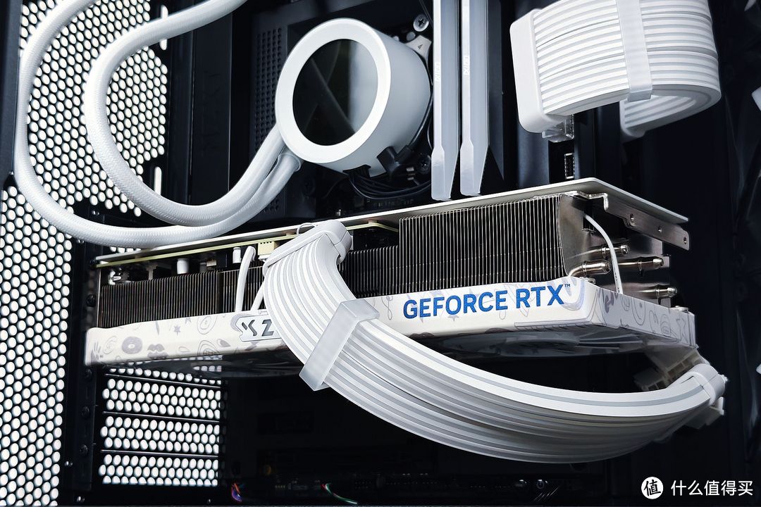 索泰 RTX 4070 SUPER深度测评，5000元以内最香2K游戏显卡非它莫属！