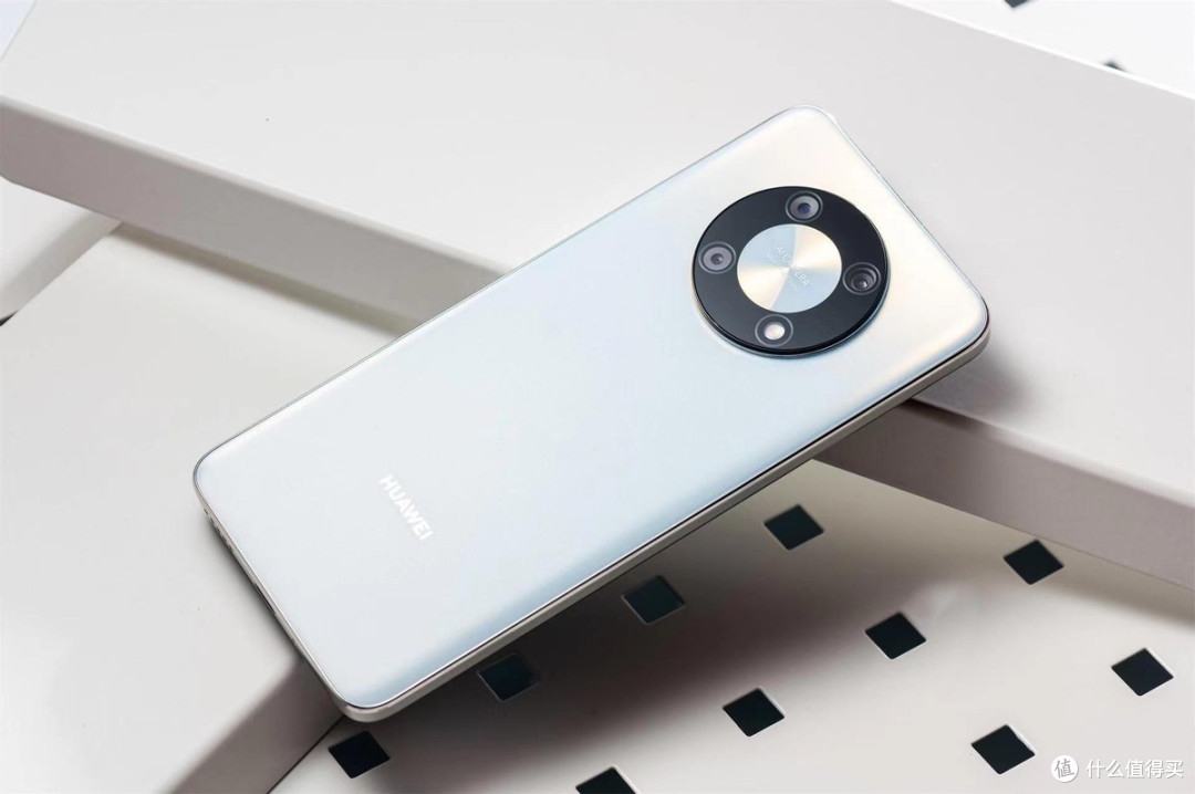 华为献礼"三八节",7000毫安 6.95大屏 鸿蒙3.0 256g内存,1399元!