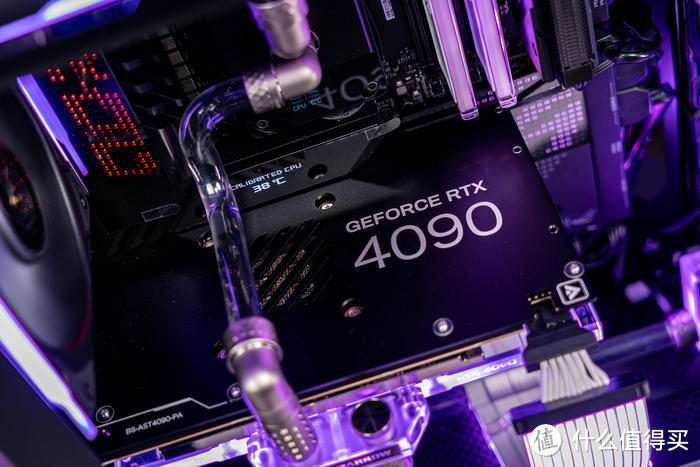 紫金绽放——ROG Crosshair X670E Extreme + 创世神GR701分体水冷装机展示