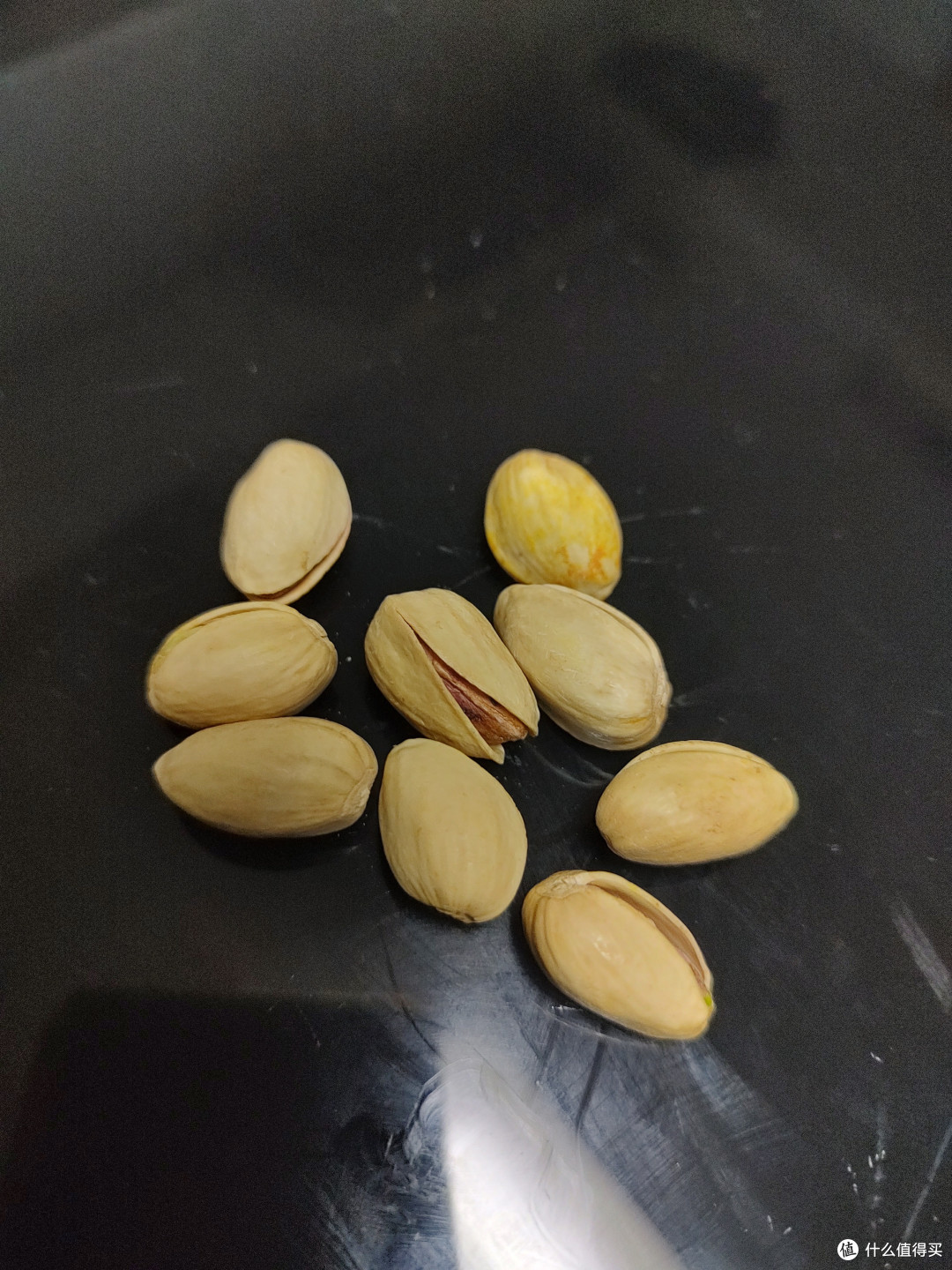 上班了心情低落?囤点天虹牌开心果打牙祭