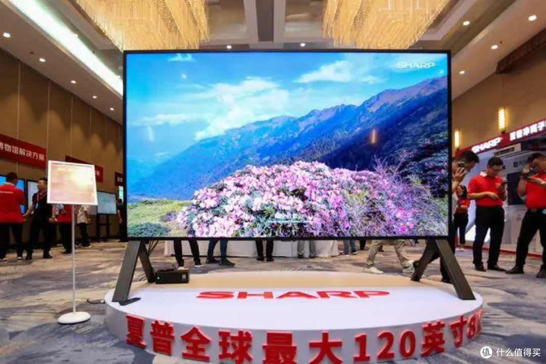 awe博览会夏普120英寸8k电视