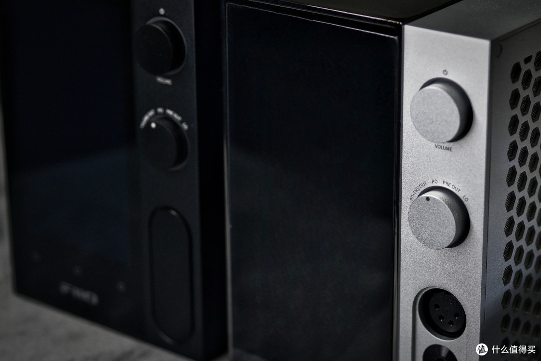 耳边评测万元级全能音频中心飞傲r9桌面一体机试听体验