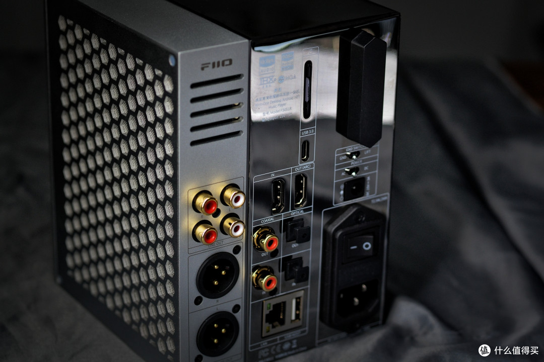 耳边评测万元级全能音频中心飞傲r9桌面一体机试听体验