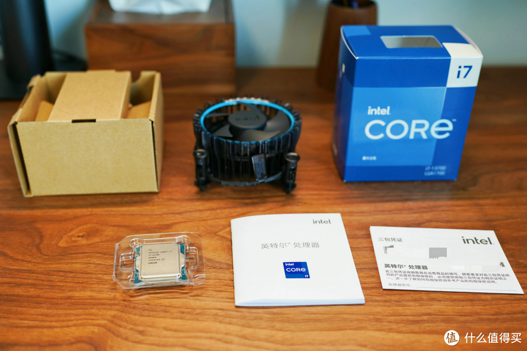 Intel i7盒装自带的散热器