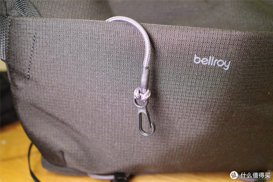 或许也有购买价值，更适合女性用户的仿bellroy Venture Sling 10L摄影单肩包