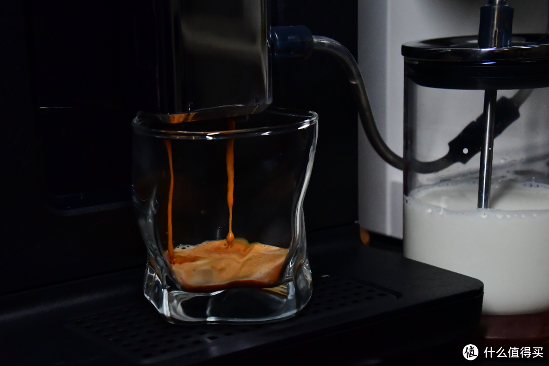 WMF200全自动咖啡机200深度体验——德系设计 奶咖香浓 优雅洁净