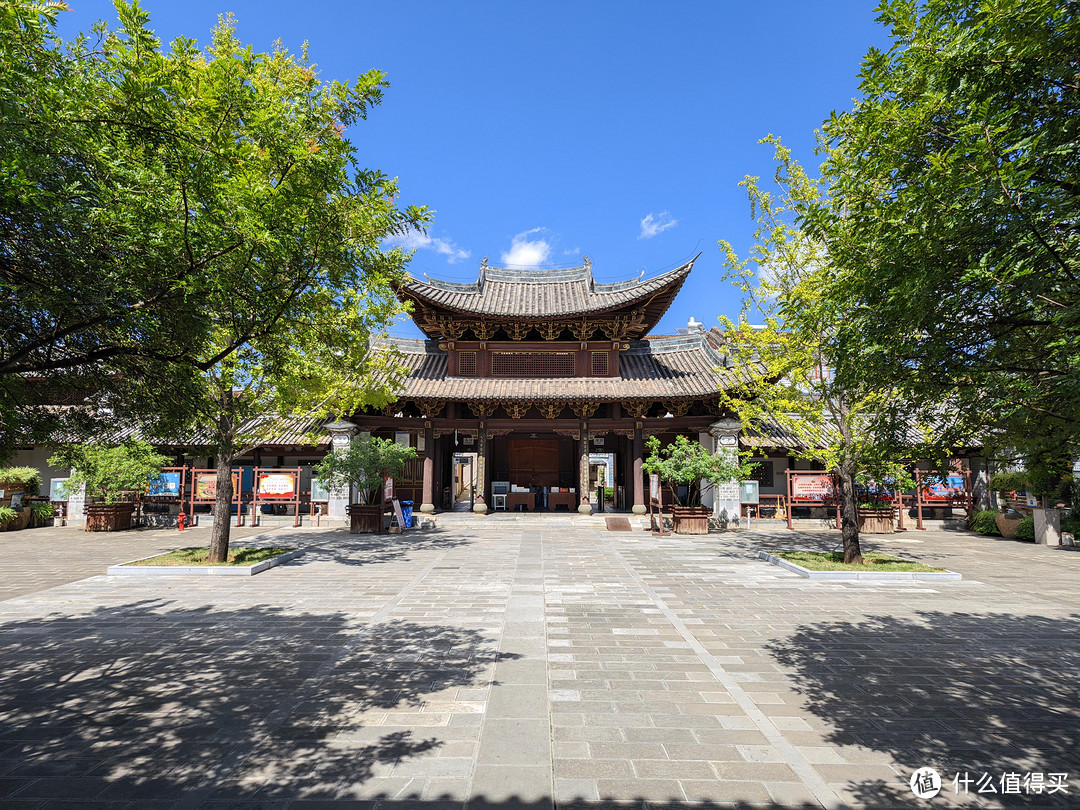 云南的这个冷门小城，行程轻松很有氛围感，太适合带女朋友旅行了