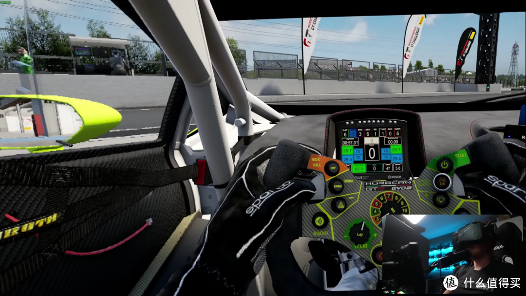 三重显示器与 VR，《模拟赛车》和《模拟飞行》该选择哪一个？