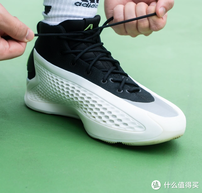 我脑海浮现征战篮球的镜头 Adidas AE 1 它来了